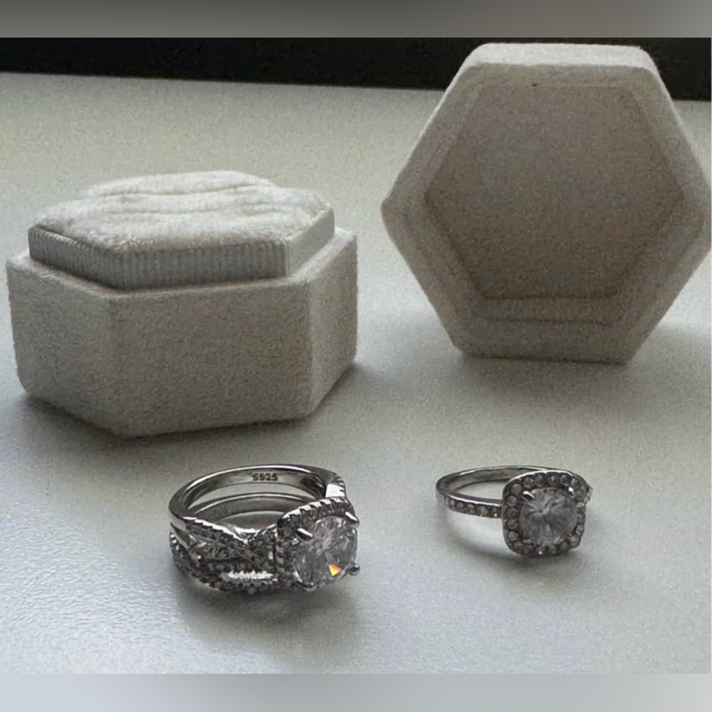 Elegant Silver Ring Set - Picture 3 of 6